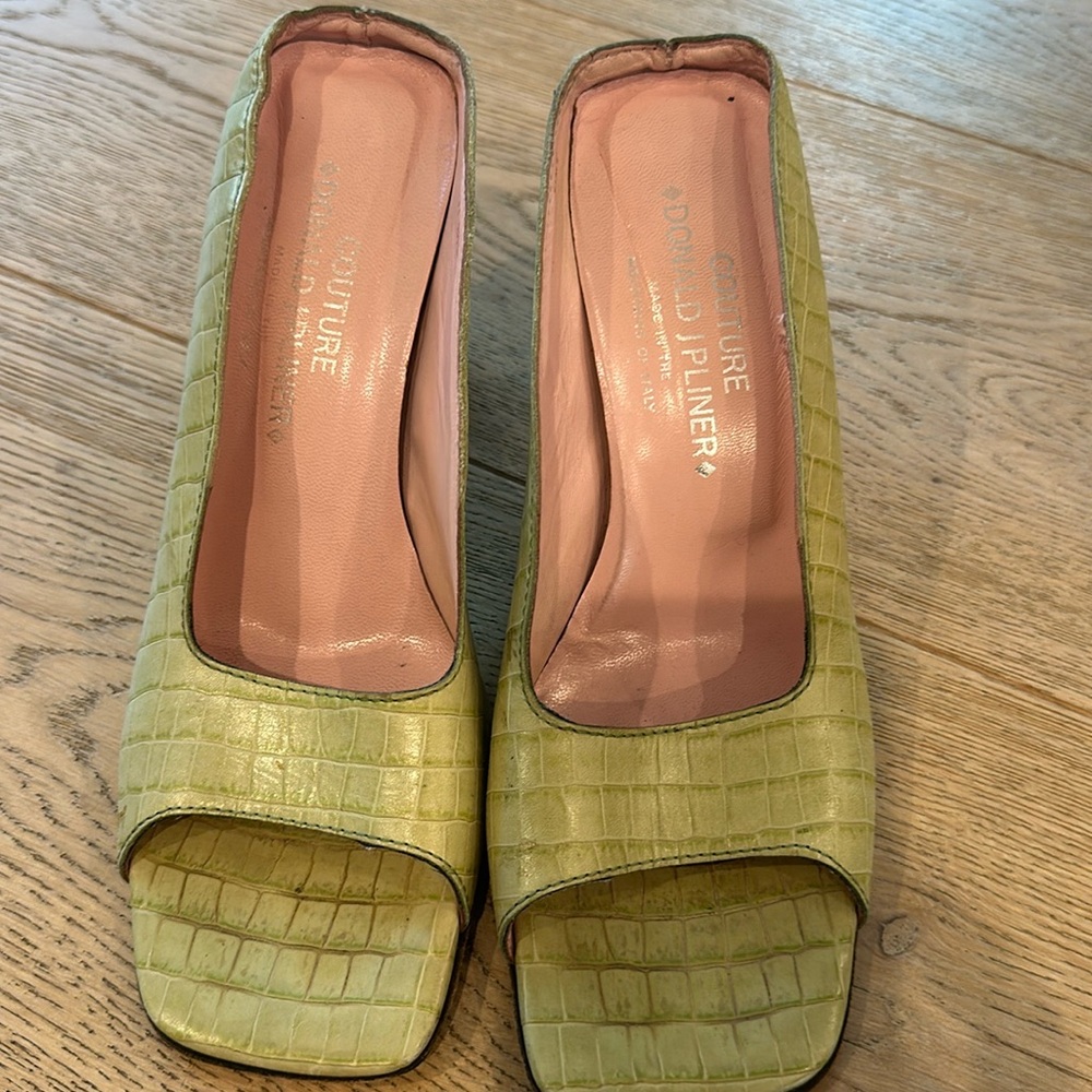 Donald Pliner Couture open toe mule heel croc print leather, size 8.5